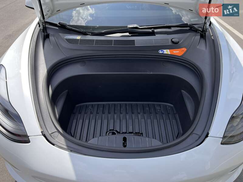 Седан Tesla Model 3 2021 в Полтаві