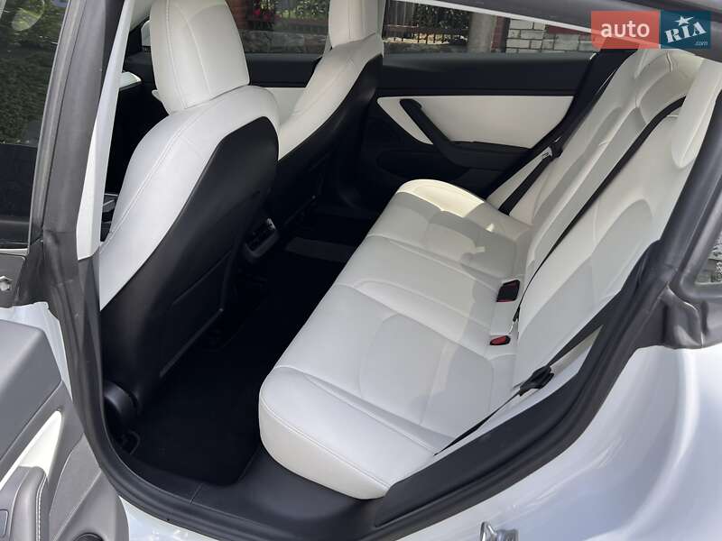 Седан Tesla Model 3 2021 в Полтаві