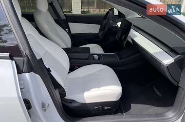 Седан Tesla Model 3 2021 в 