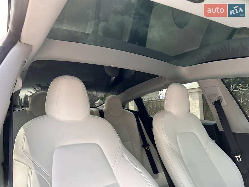Седан Tesla Model 3 2021 в Полтаві