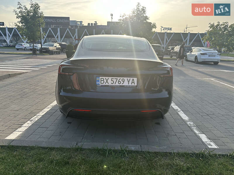 Седан Tesla Model 3 2024 в Хмельницком
