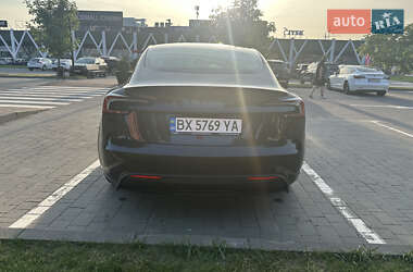 Седан Tesla Model 3 2024 в 