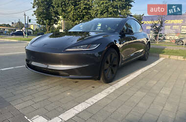 Седан Tesla Model 3 2024 в 