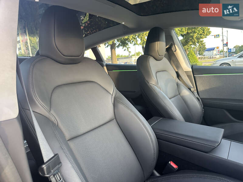 Седан Tesla Model 3 2024 в Хмельницком