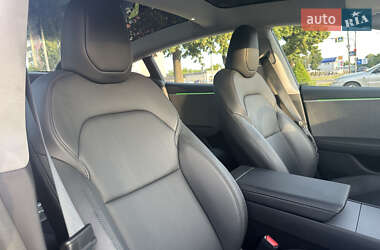 Седан Tesla Model 3 2024 в 