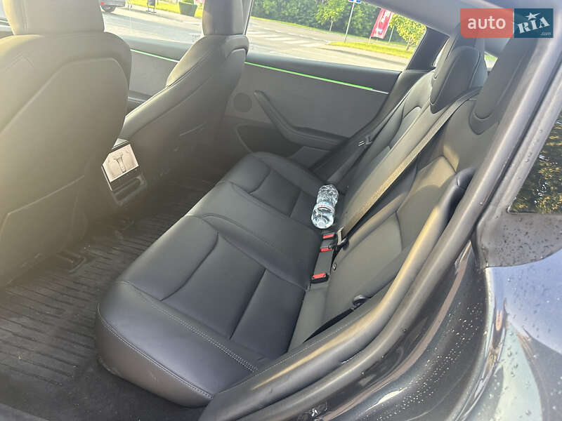 Седан Tesla Model 3 2024 в Хмельницком