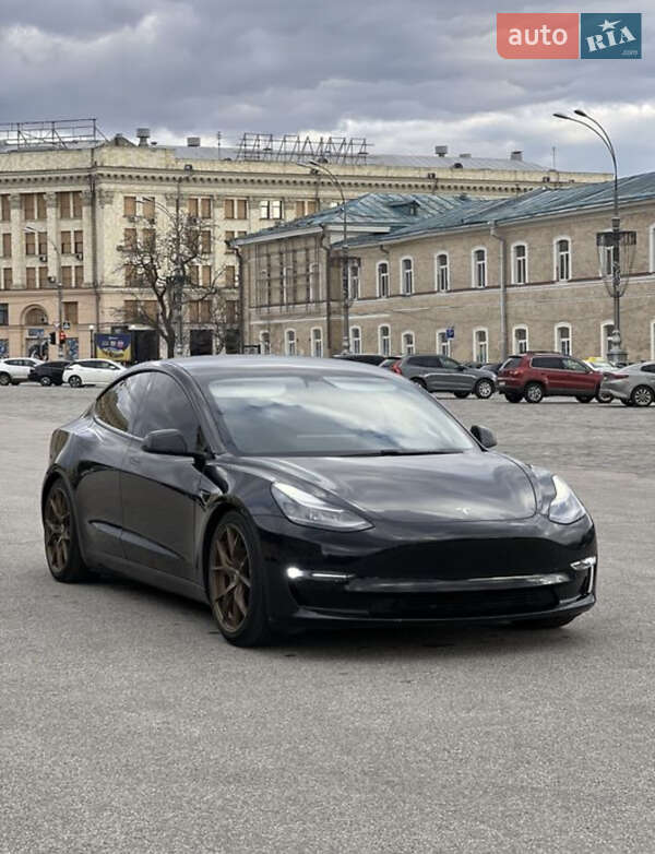 Tesla Model 3 2021