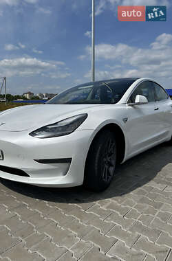 Седан Tesla Model 3 2019 в 