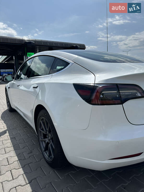 Седан Tesla Model 3 2019 в Львове фото 12 Седан Tesla Model 3 2019 в Львове