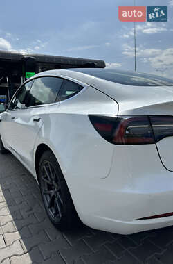 Седан Tesla Model 3 2019 в 