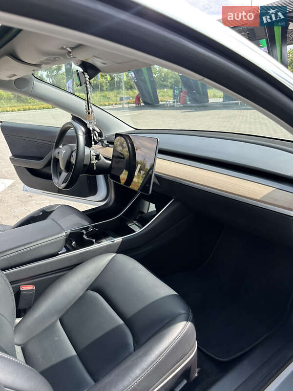 Седан Tesla Model 3 2019 в Львове фото 18 Седан Tesla Model 3 2019 в Львове