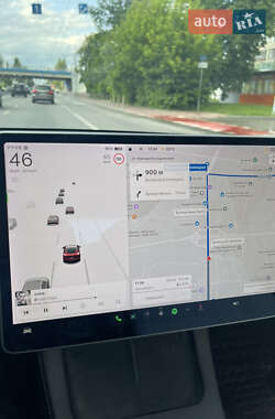 Седан Tesla Model 3 2021 в 