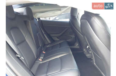 Седан Tesla Model 3 2021 в 