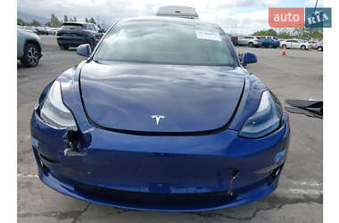 Седан Tesla Model 3 2021 в 