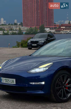 Седан Tesla Model 3 2021 в 