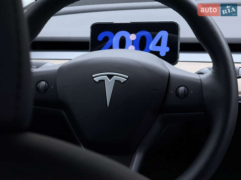 Седан Tesla Model 3 2021 в Киеве
