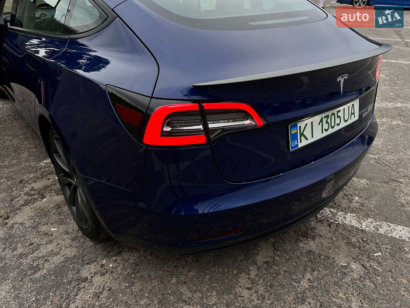 Седан Tesla Model 3 2021 в Киеве