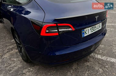 Седан Tesla Model 3 2021 в 