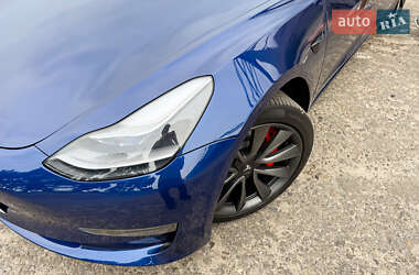 Седан Tesla Model 3 2021 в 