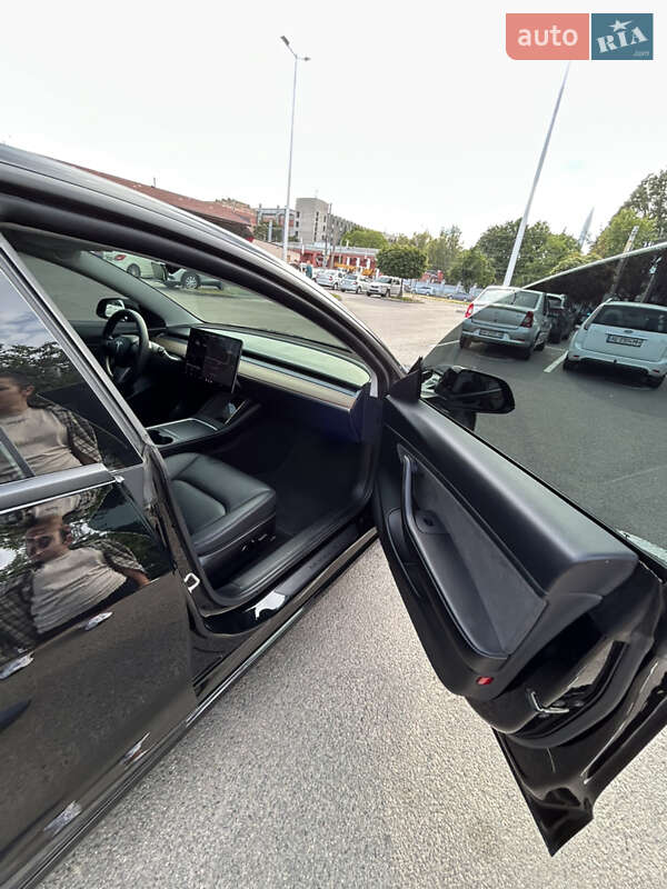 Седан Tesla Model 3 2021 в Днепре