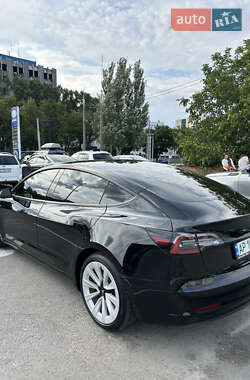 Седан Tesla Model 3 2021 в 