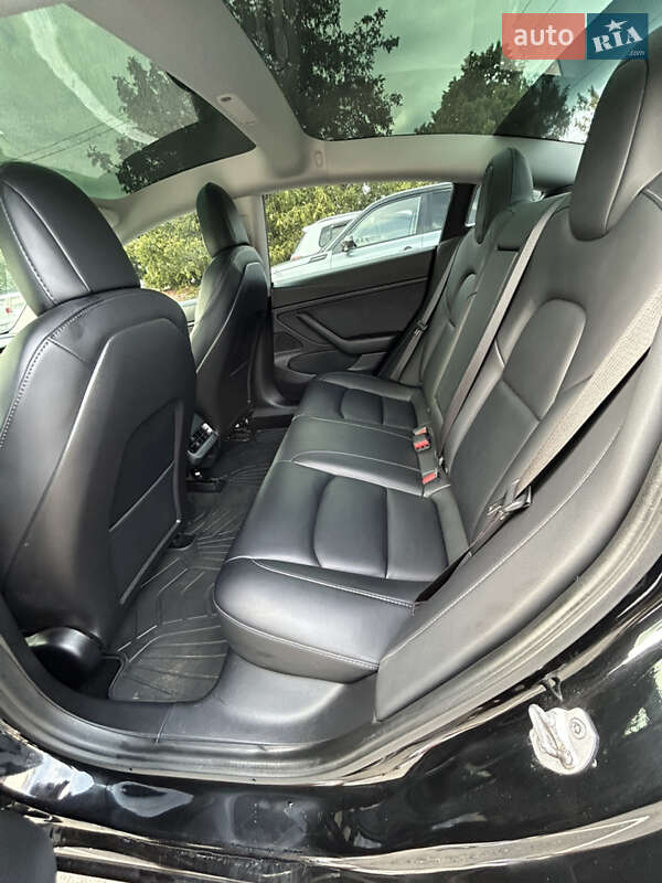 Седан Tesla Model 3 2021 в Дніпрі