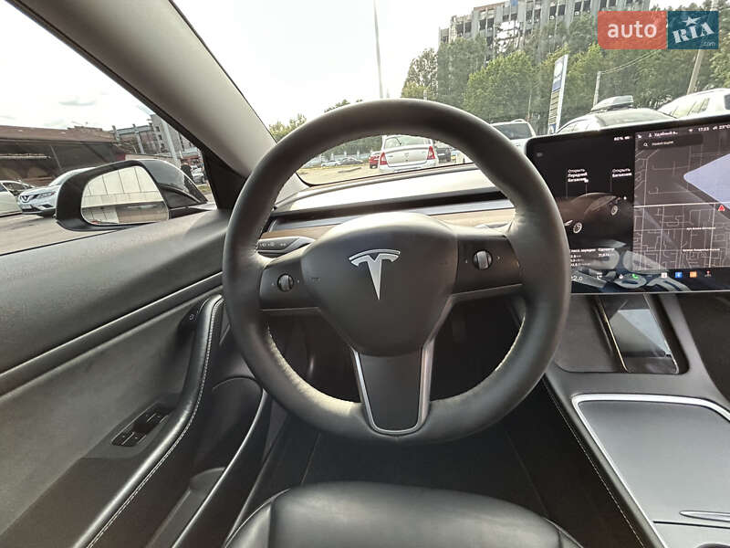 Седан Tesla Model 3 2021 в Днепре