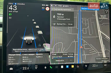 Седан Tesla Model 3 2021 в 