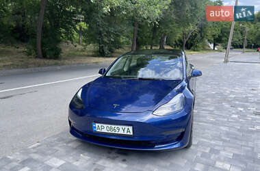 Седан Tesla Model 3 2022 в 