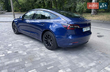 Седан Tesla Model 3 2022 в 