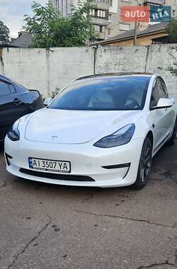 Седан Tesla Model 3 2021 в Києві