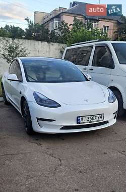 Седан Tesla Model 3 2021 в 