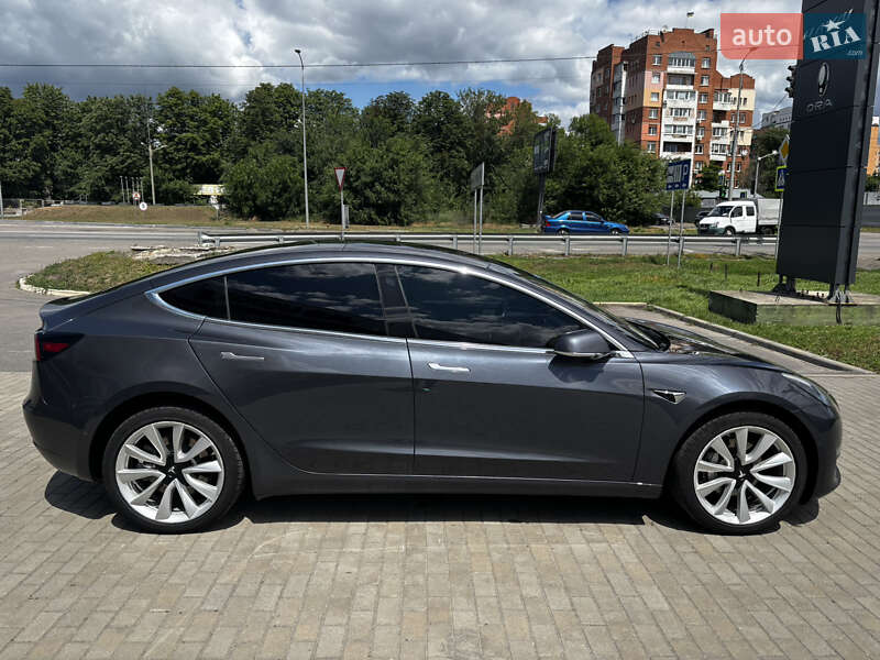 Седан Tesla Model 3 2018 в Полтаве
