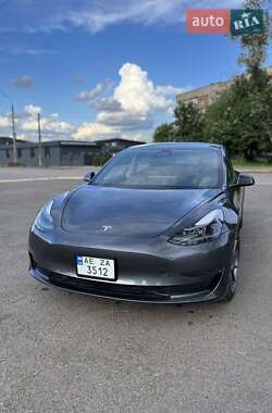 Седан Tesla Model 3 2023 в 