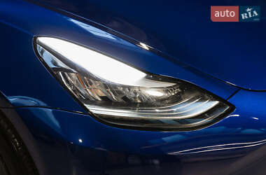 Седан Tesla Model 3 2019 в 