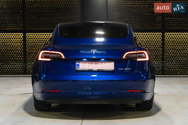 Седан Tesla Model 3 2019 в Луцке