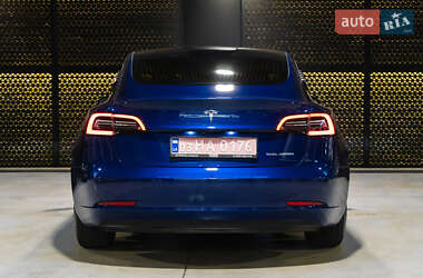 Седан Tesla Model 3 2019 в 