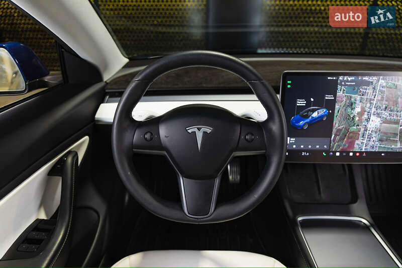 Седан Tesla Model 3 2019 в Луцке