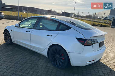 Седан Tesla Model 3 2021 в Ужгороді