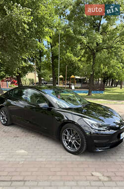 Седан Tesla Model 3 2021 в 