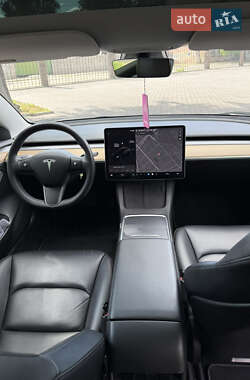 Седан Tesla Model 3 2021 в 