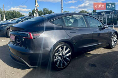 Седан Tesla Model 3 2024 в 