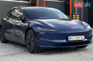 Седан Tesla Model 3 2024 в 