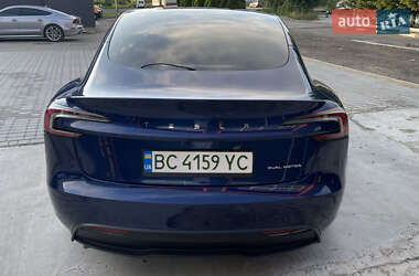 Седан Tesla Model 3 2024 в 