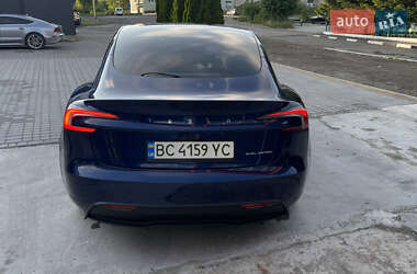 Седан Tesla Model 3 2024 в 