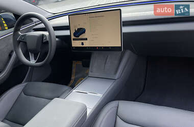 Седан Tesla Model 3 2024 в 