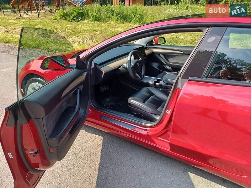 Седан Tesla Model 3 2022 в Хмельницком