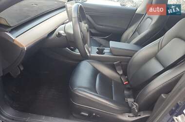 Седан Tesla Model 3 2019 в 