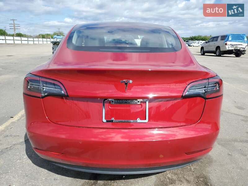 Седан Tesla Model 3 2018 в Львове