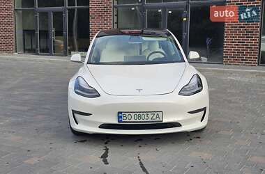 Седан Tesla Model 3 2019 в 